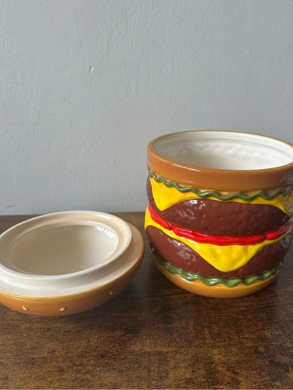 Novelty Ceramic Double Cheeseburger Cookie Jar Yellow, Brown, Red, Green NWT - Picture 3 of 5
